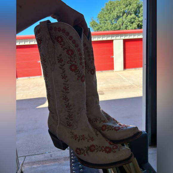 Corral white embroidered boots - Picture 2 of 6